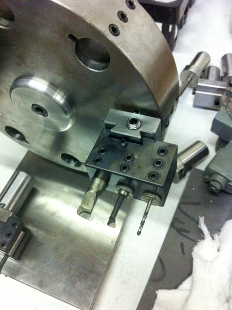 Three Position Tool Holder: 1', 3/4' and 5/8' Bore Sizes